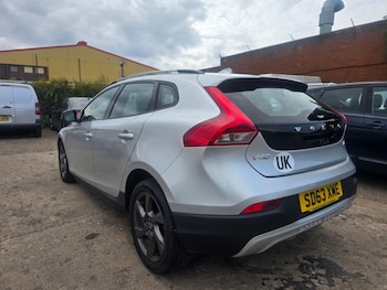 Used Volvo V40 2013 for sale - 79543829: Photo