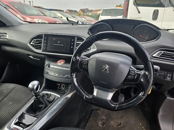 Used Peugeot 308 2015 for sale - 75677423: Photo 8