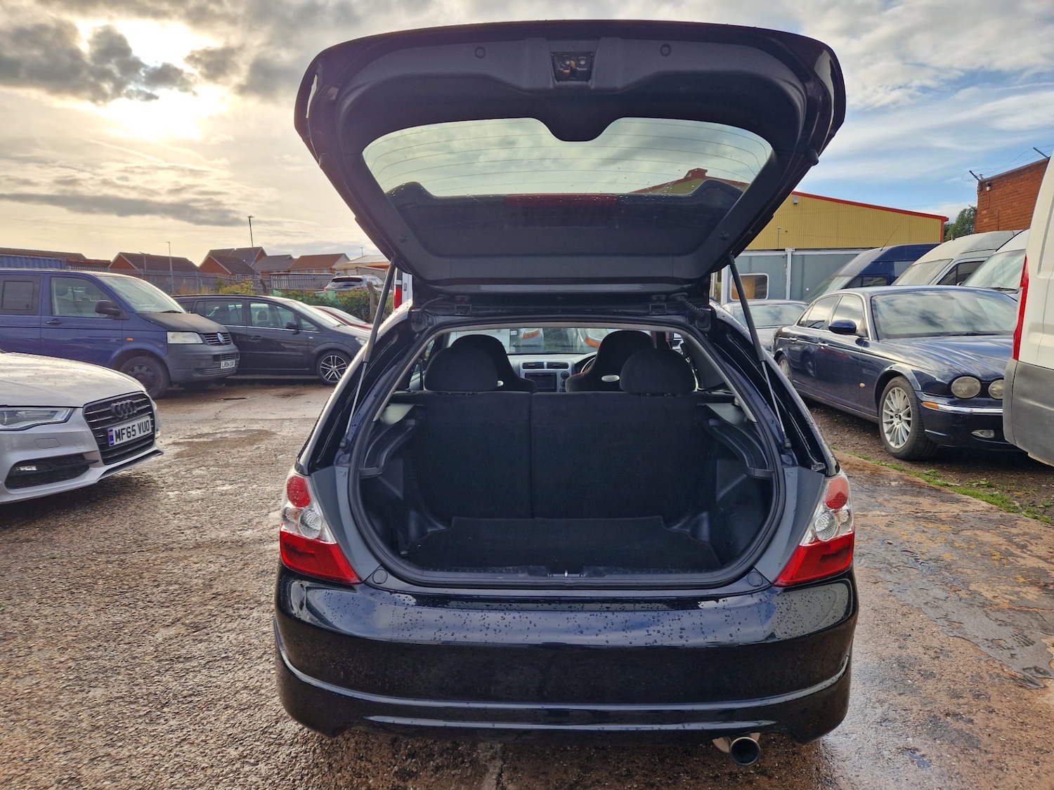 Used Honda Civic 2005 for sale - 76020118: Photo 24