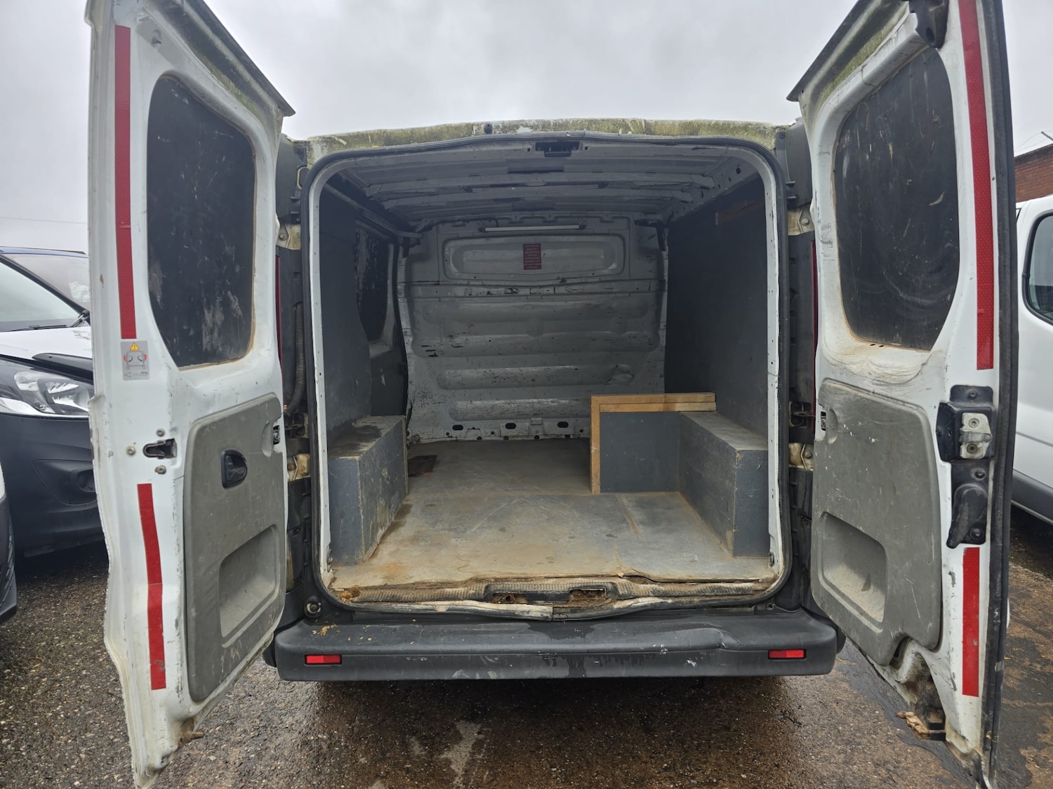 Used Vauxhall Vivaro 2010 for sale - 78073388: Photo 6