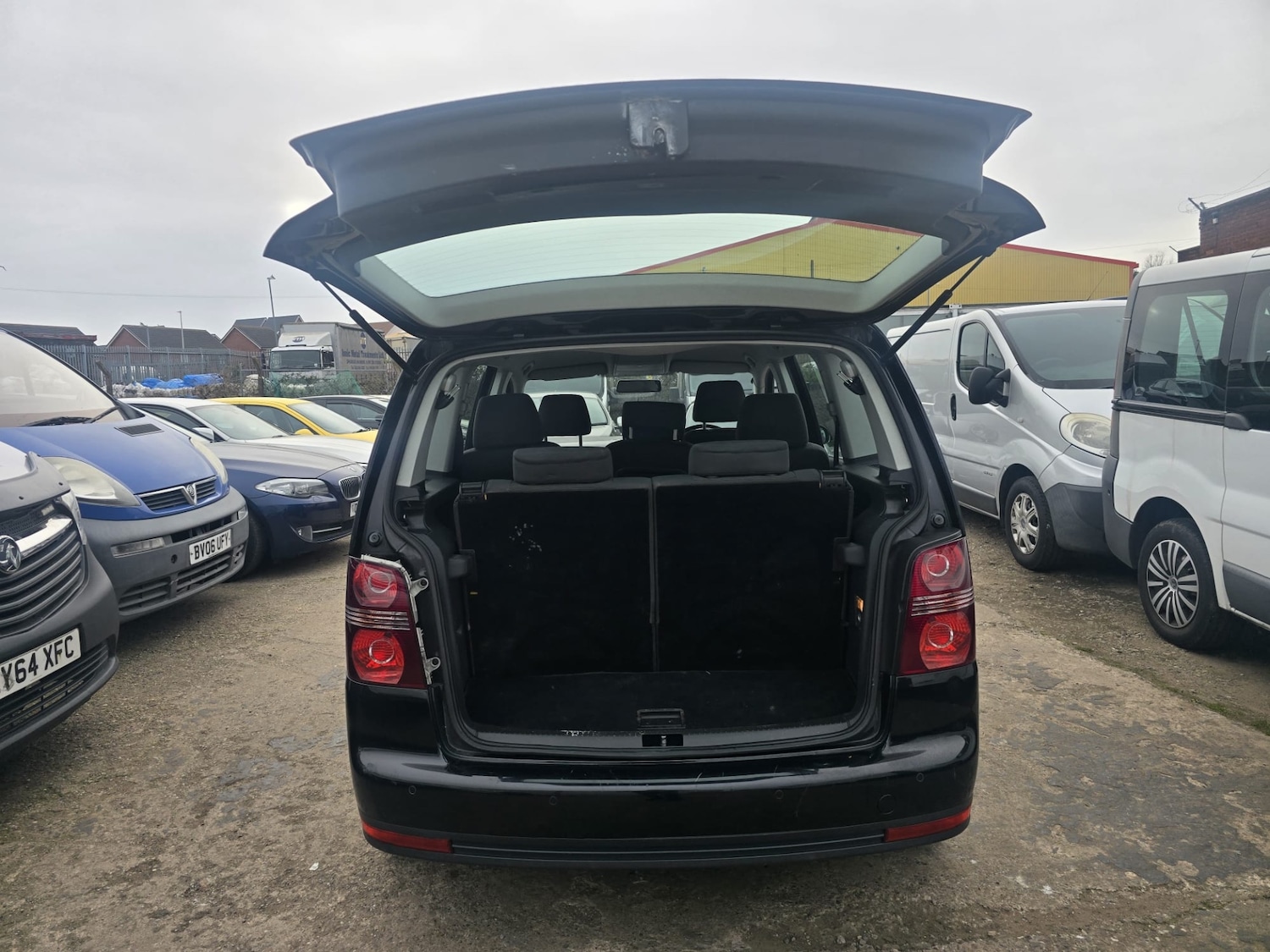 Used Volkswagen Touran 2008 for sale - 77992053: Photo 6