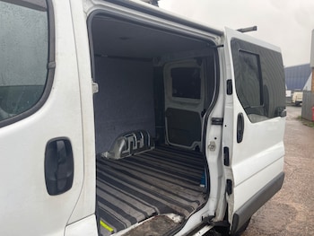 Used Vauxhall Vivaro 2010 for sale - 76591637: Photo