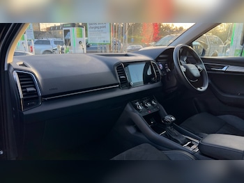 Used Skoda Karoq 2025 for sale - 76539829: Photo