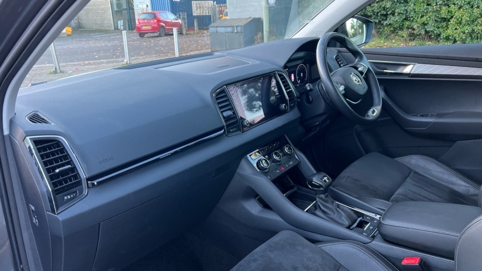 Used Skoda Karoq 2024 for sale - 76623592: Photo 2