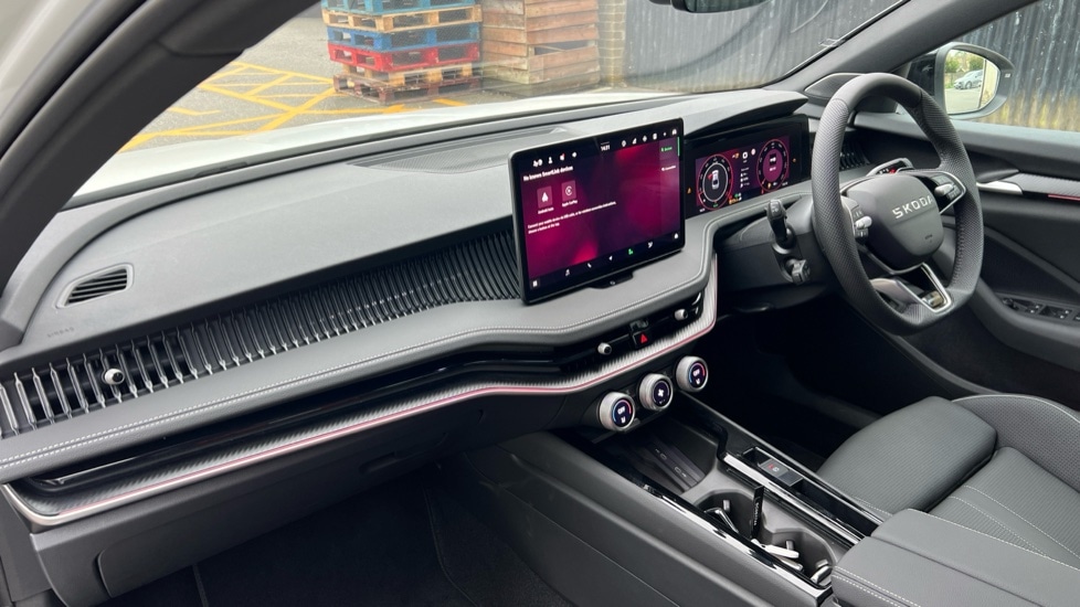 Used Skoda Superb 2025 for sale - 76168784: Photo 2