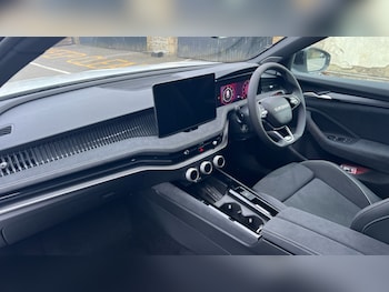 Used Skoda Superb 2025 for sale - 76168573: Photo