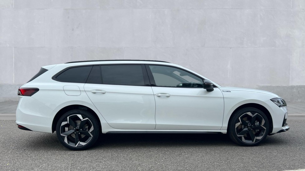 Used Skoda Superb 2025 for sale - 76168573: Photo 4