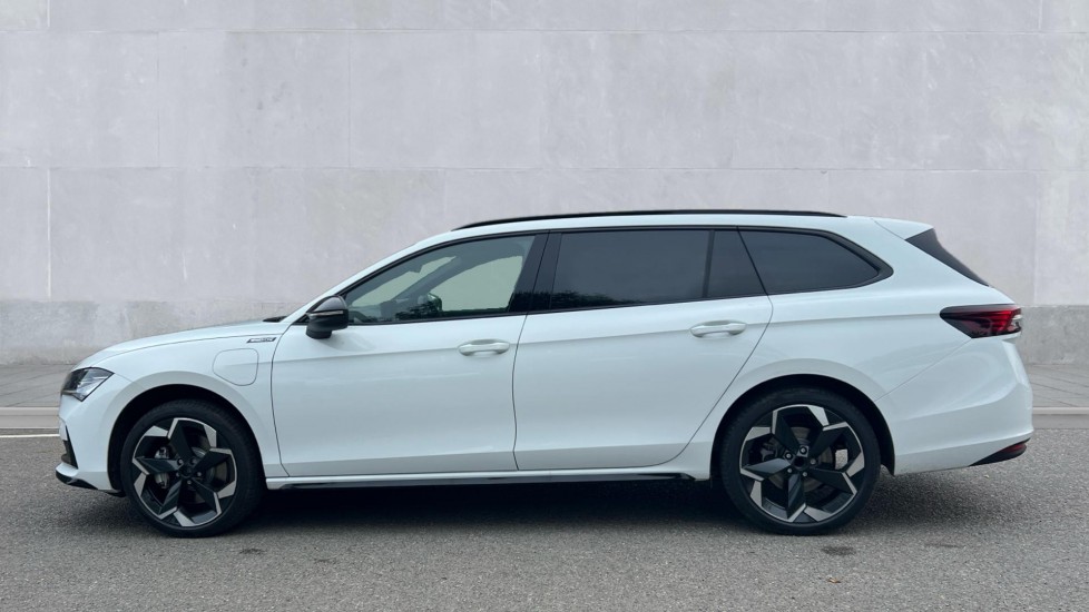 Used Skoda Superb 2025 for sale - 76168573: Photo 9