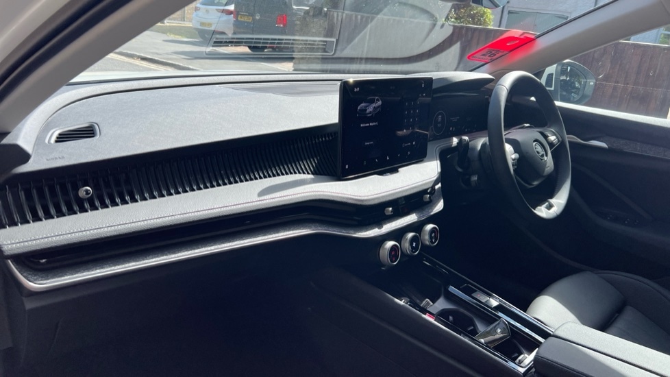 Used Skoda Superb 2025 for sale - 76479706: Photo 2