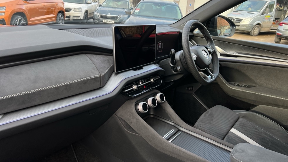 Used Skoda Kodiaq 2024 for sale - 76623419: Photo 2