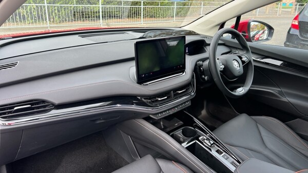 Used Skoda Enyaq 2025 for sale - 76139975: Photo 2