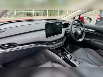 Used Skoda Enyaq 2025 for sale - 76139975: Photo 2