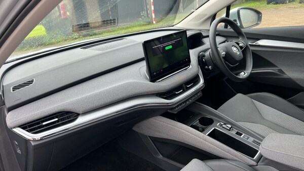Used Skoda Enyaq 2025 for sale - 76015178: Photo 2
