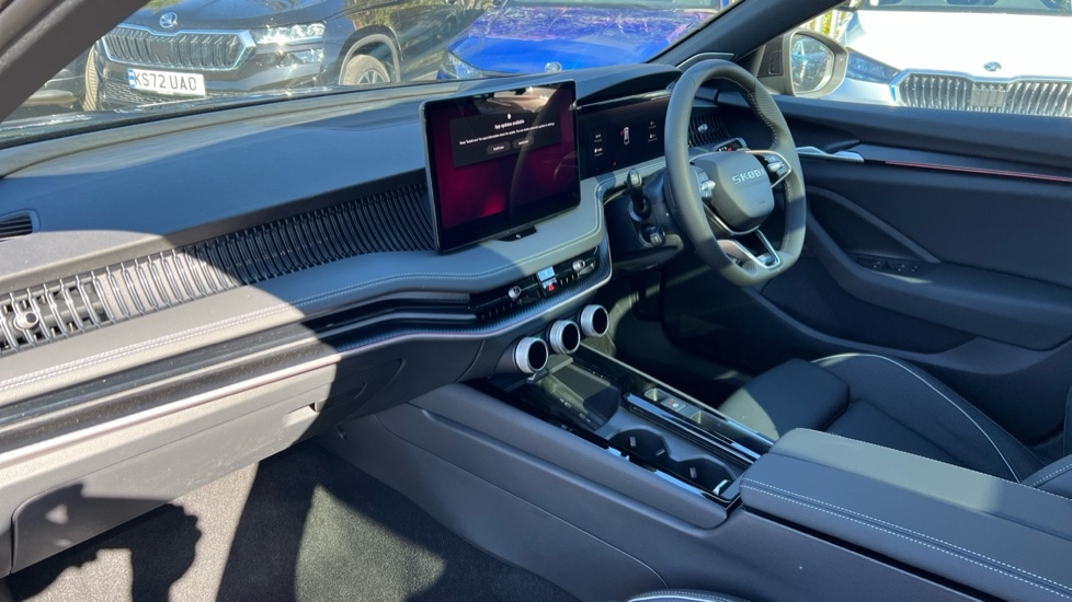 Used Skoda Superb 2025 for sale - 76168839: Photo 2