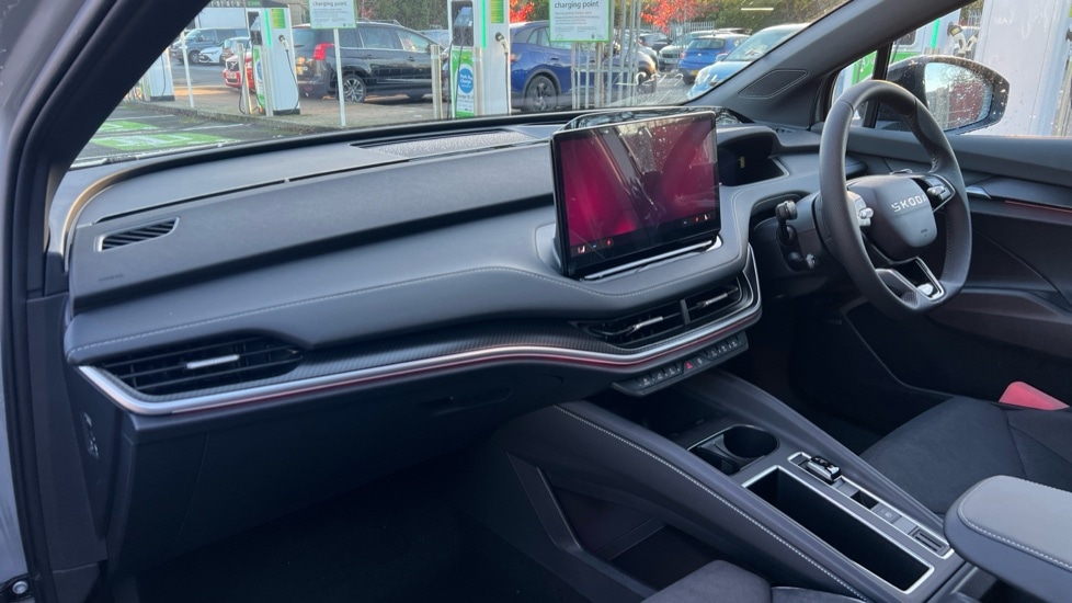 Used Skoda Enyaq 2025 for sale - 76804086: Photo 2