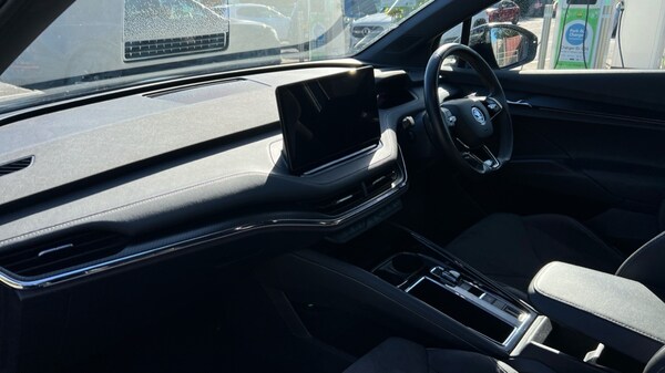 Used Skoda Enyaq 2021 for sale - 76015273: Photo 2