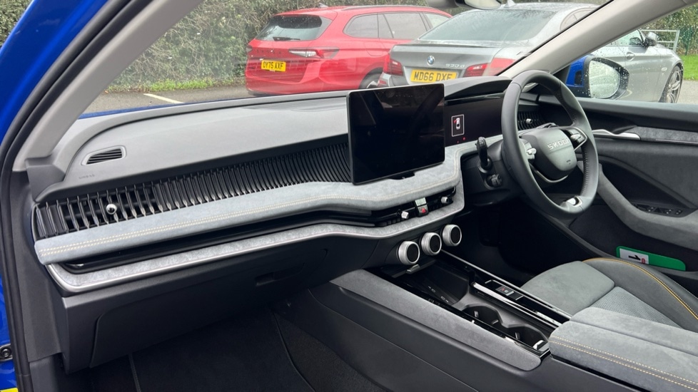 Used Skoda Superb 2025 for sale - 76942913: Photo 2