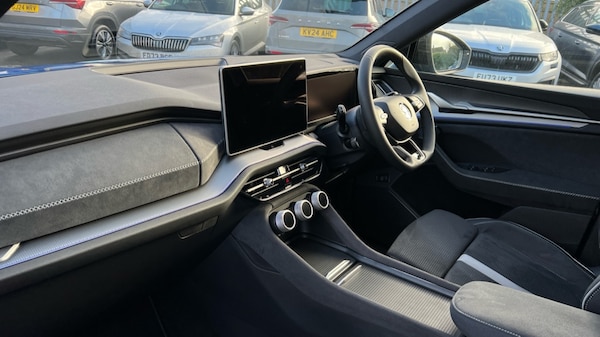 Used Skoda Kodiaq 2024 for sale - 75439063: Photo 2