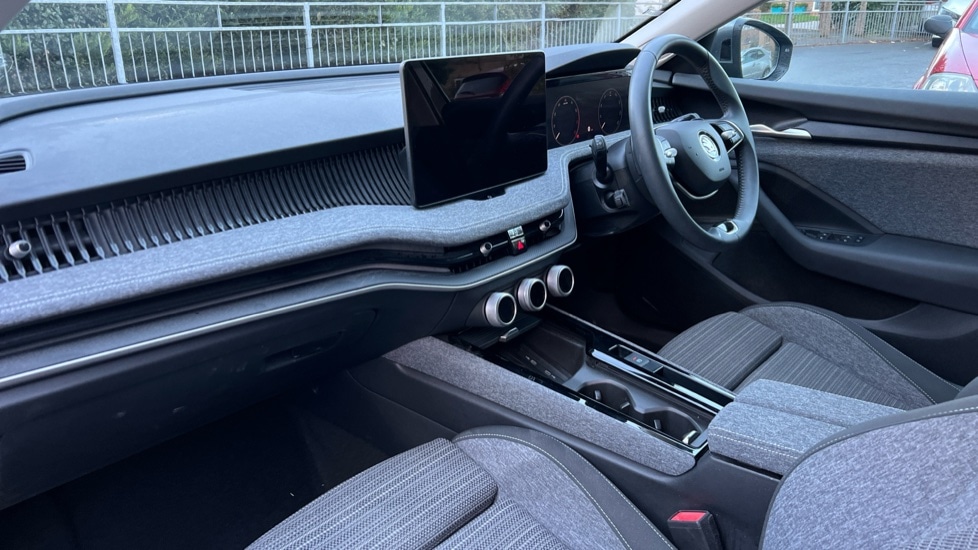 Used Skoda Superb 2024 for sale - 76442066: Photo 2