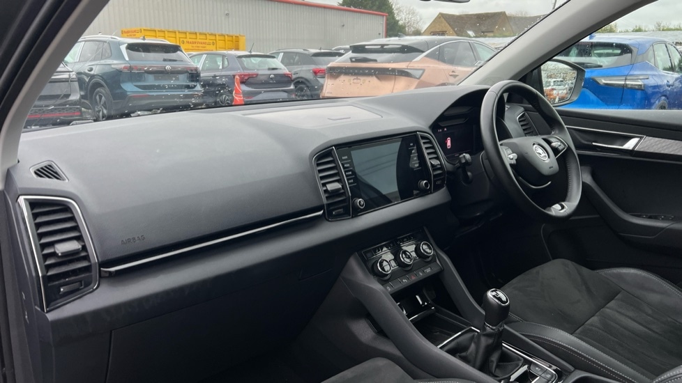 Used Skoda Karoq 2024 for sale - 76937544: Photo 2