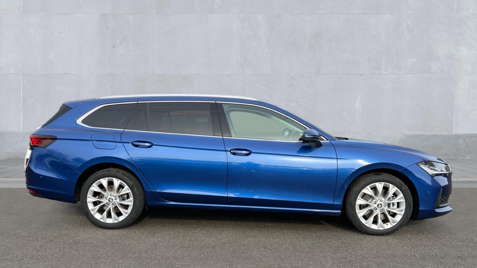 Used Skoda Superb 2025 for sale - 76672599: Photo 4