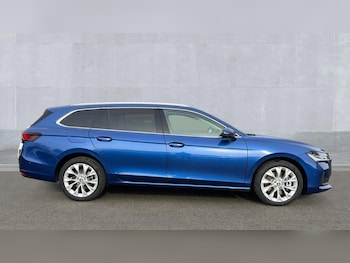 Used Skoda Superb 2025 for sale - 76672599: Photo