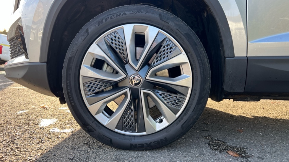 Used Skoda Karoq 2024 for sale - 76487285: Photo 5