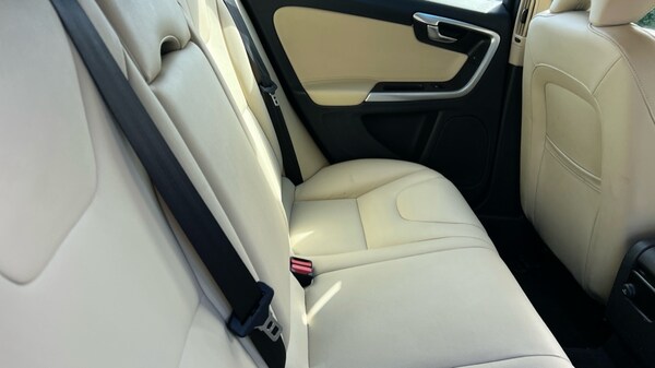 Used Volvo V60 2016 for sale - 76161533: Photo 14