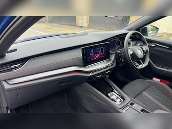 Used Skoda Octavia 2023 for sale - 76079109: Photo 2