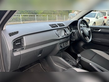 Used Skoda Fabia 2015 for sale - 76630193: Photo