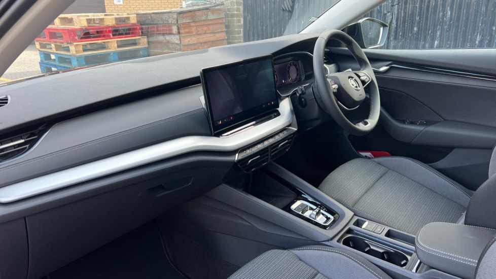 Used Skoda Octavia 2024 for sale - 75929958: Photo 2