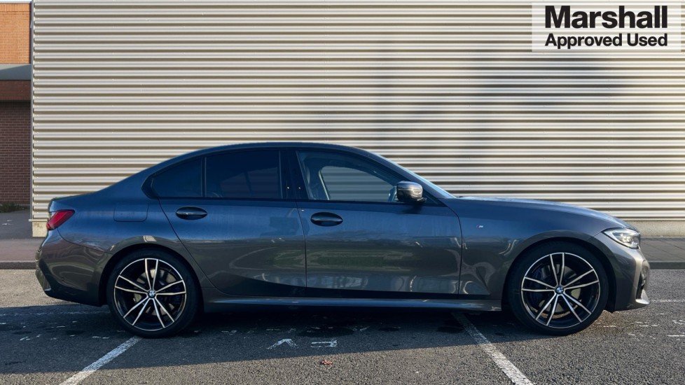 Used BMW 3 Series 2019 for sale - 76826802: Photo 2