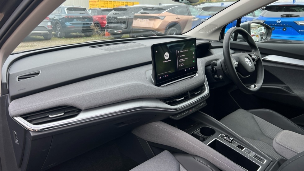 Used Skoda Enyaq 2024 for sale - 76523646: Photo 2