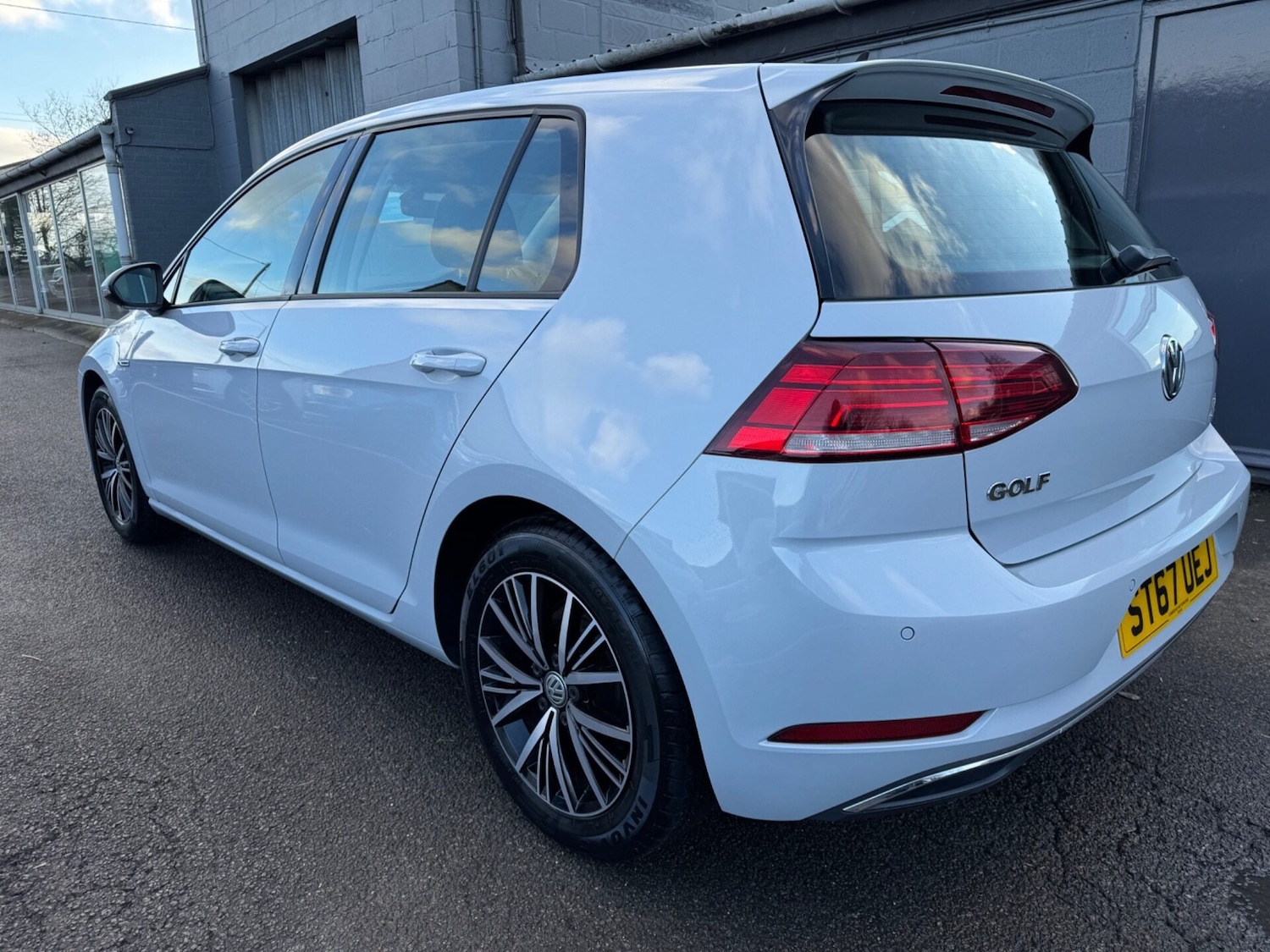 Used Volkswagen Golf 2017 for sale - 77283933: Photo 7