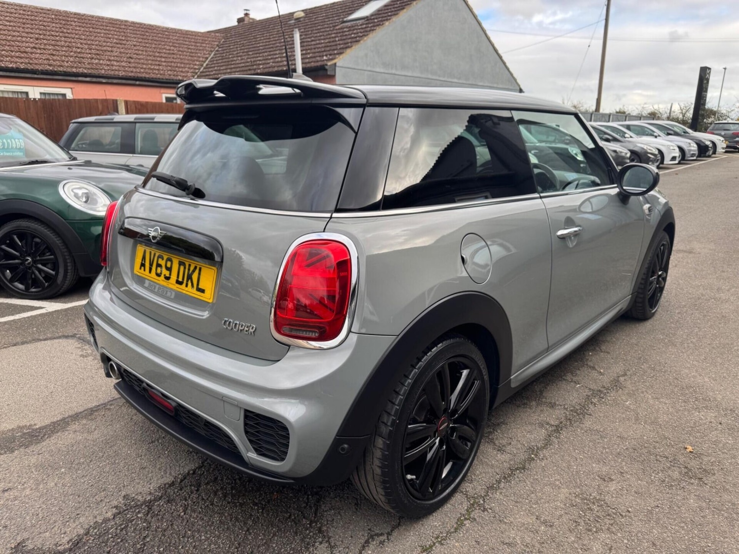 Used MINI Hatch 2019 for sale - 76576597: Photo 2