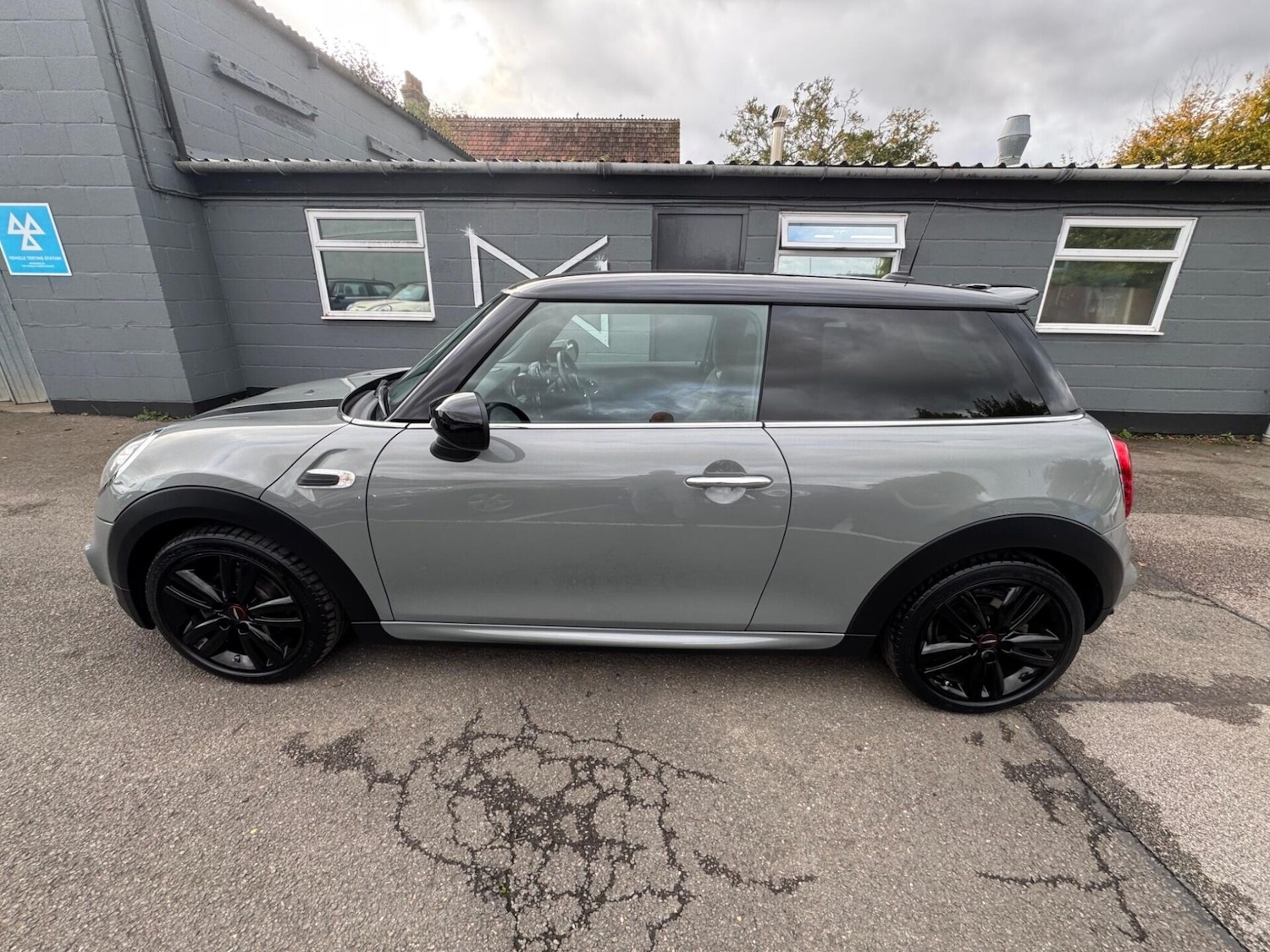 Used MINI Hatch 2019 for sale - 76576597: Photo 6