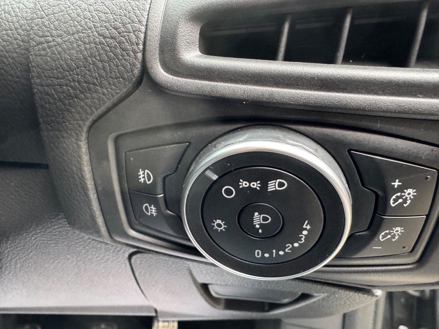 Used Ford Focus 2017 for sale - 76576599: Photo 32