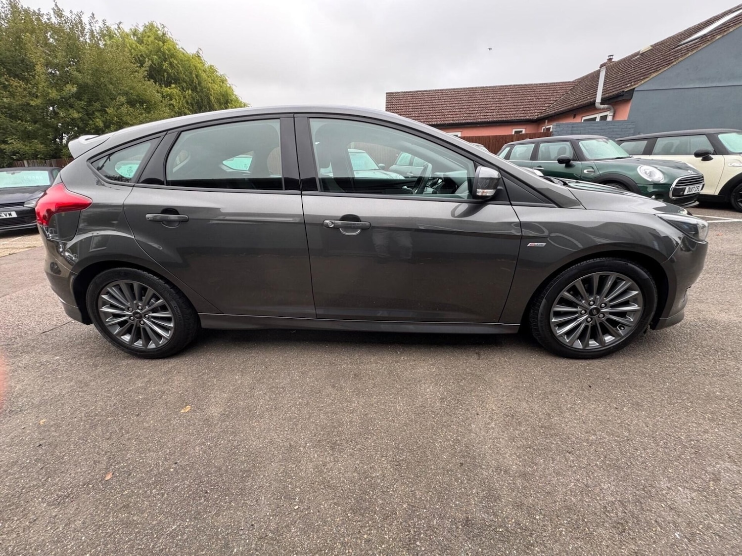 Used Ford Focus 2017 for sale - 76576599: Photo 5