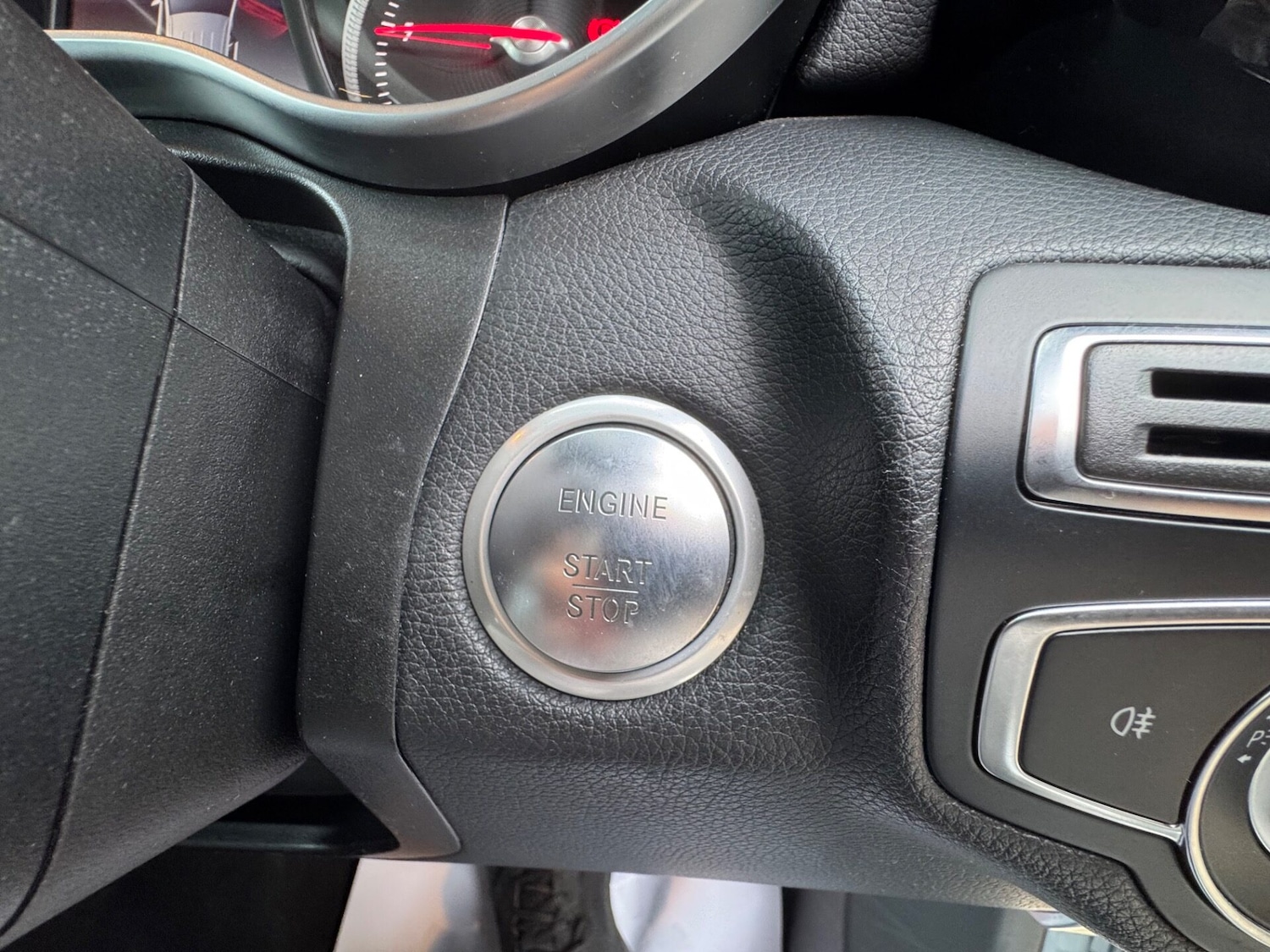 Used Mercedes-Benz GLC 2018 for sale - 76641718: Photo 43