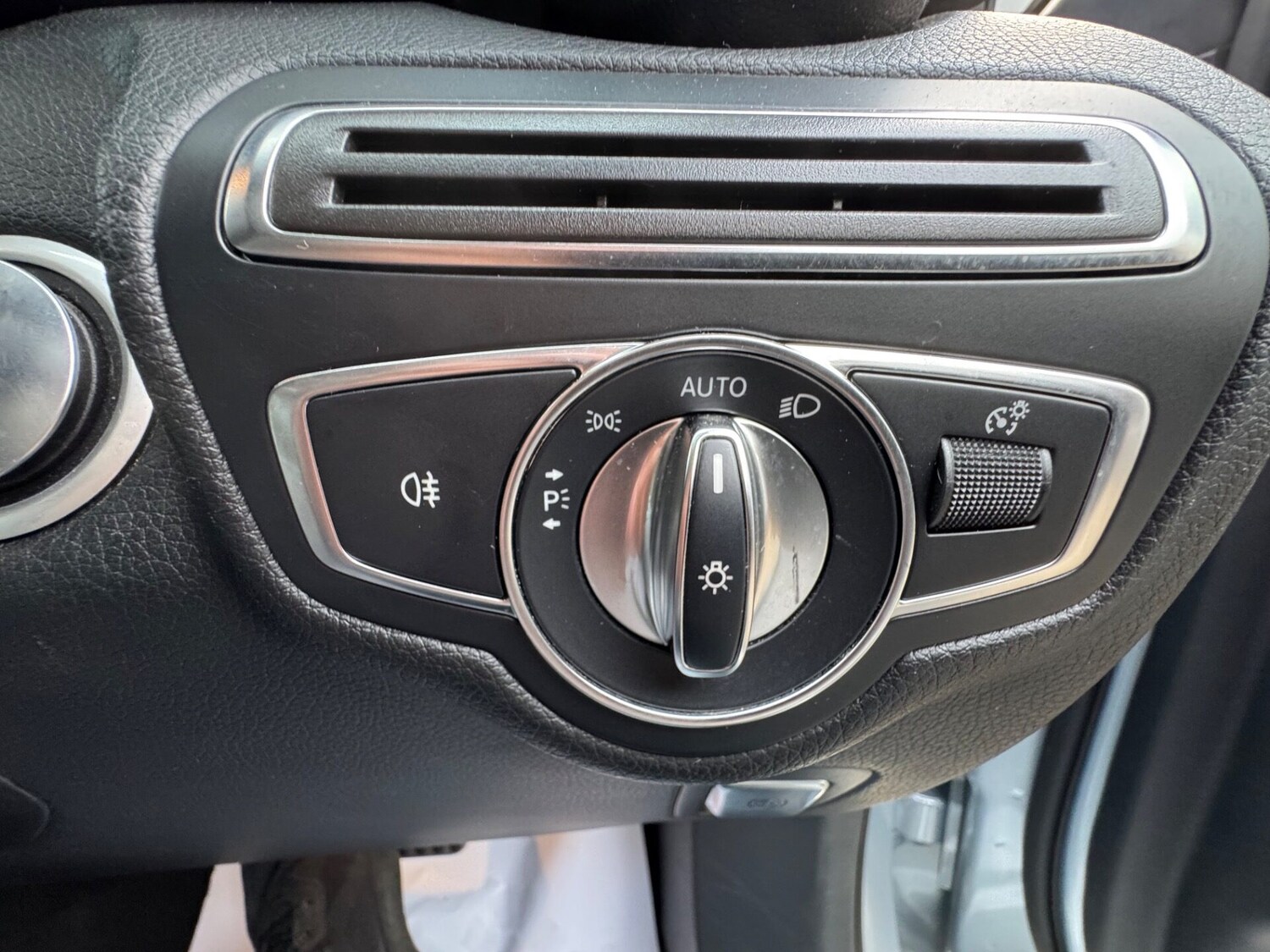 Used Mercedes-Benz GLC 2018 for sale - 76641718: Photo 50