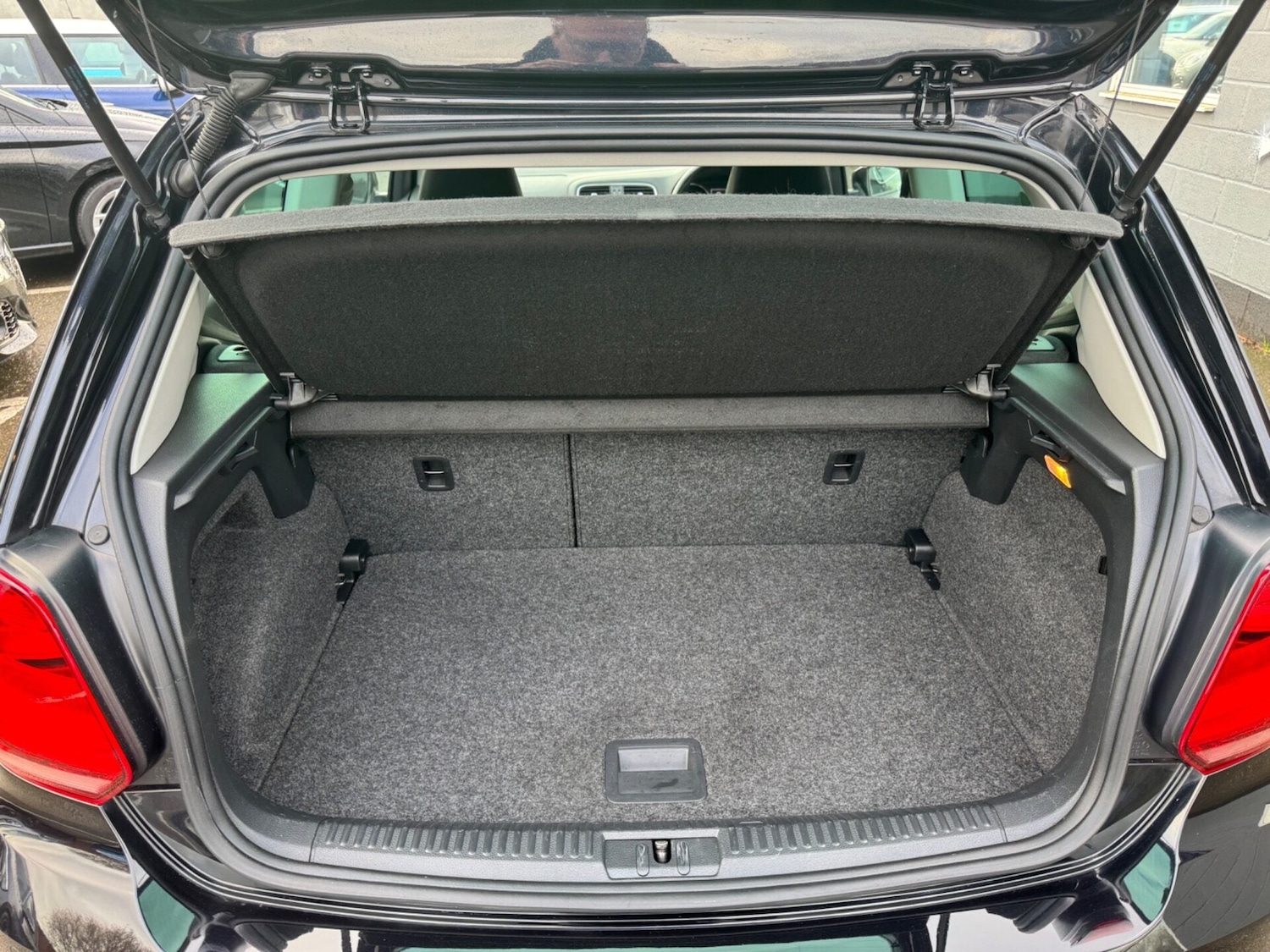 Used Volkswagen Polo 2017 for sale - 77208676: Photo 10