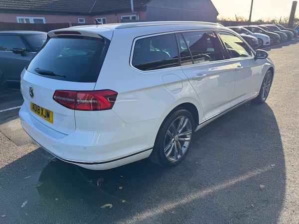 Used Volkswagen Passat 2018 for sale - 76175370: Photo 2