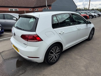 Used Volkswagen Golf 2018 for sale - 75459442: Photo