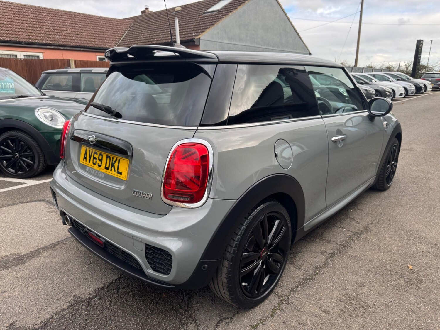 Used MINI Hatch 2019 for sale - 76336427: Photo 2