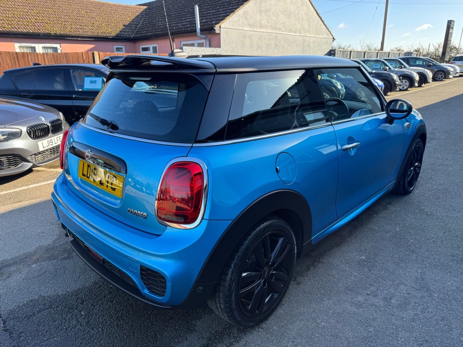 Used MINI Hatch 2019 for sale - 77493854: Photo 2
