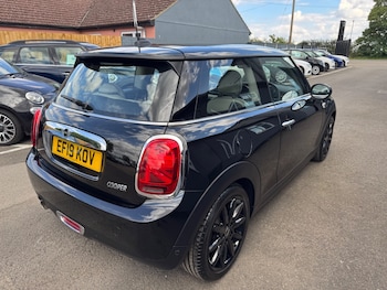 Used MINI Hatch 2019 for sale - 78835337: Photo