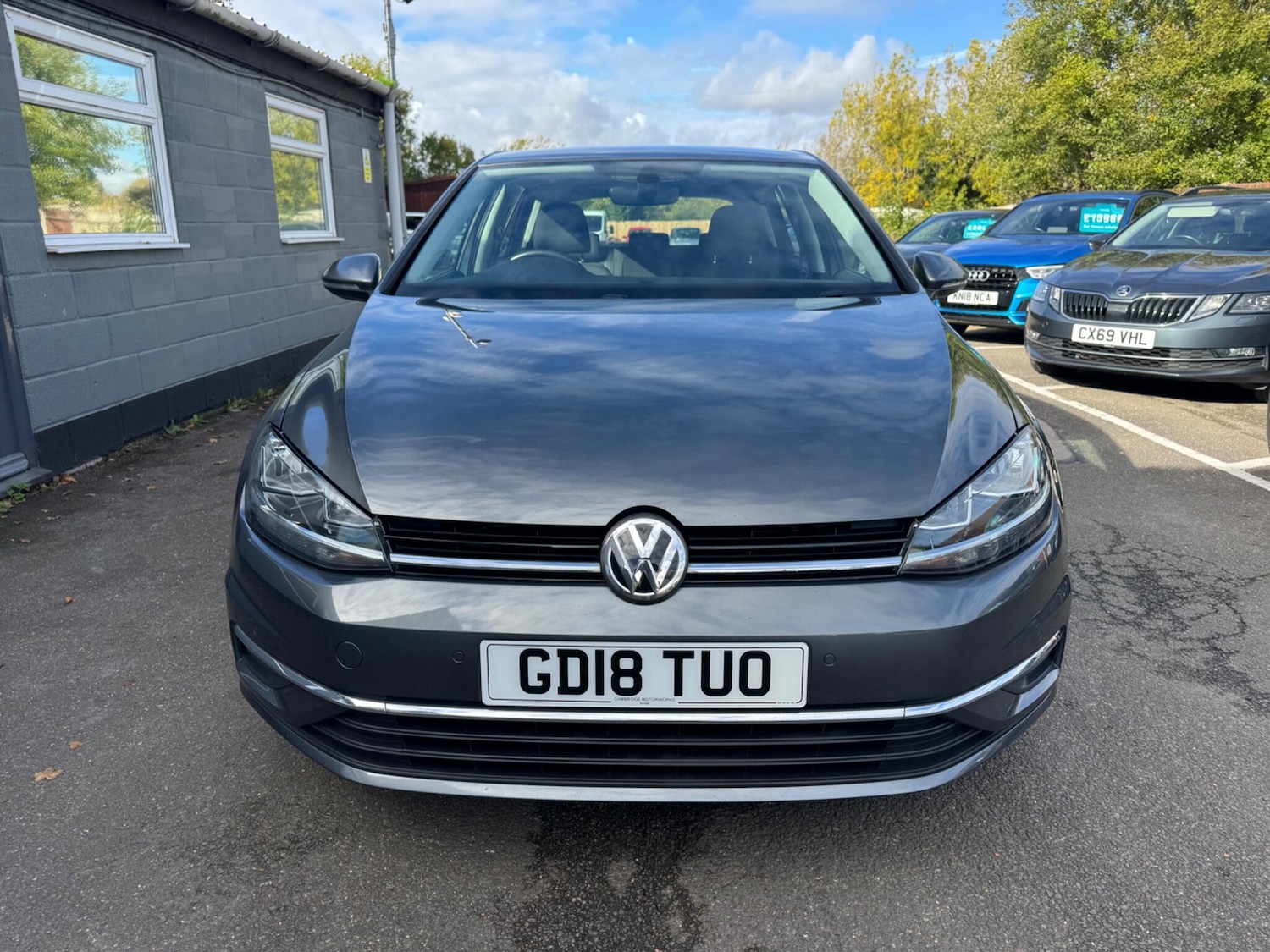 Used Volkswagen Golf 2018 for sale - 76336178: Photo 2