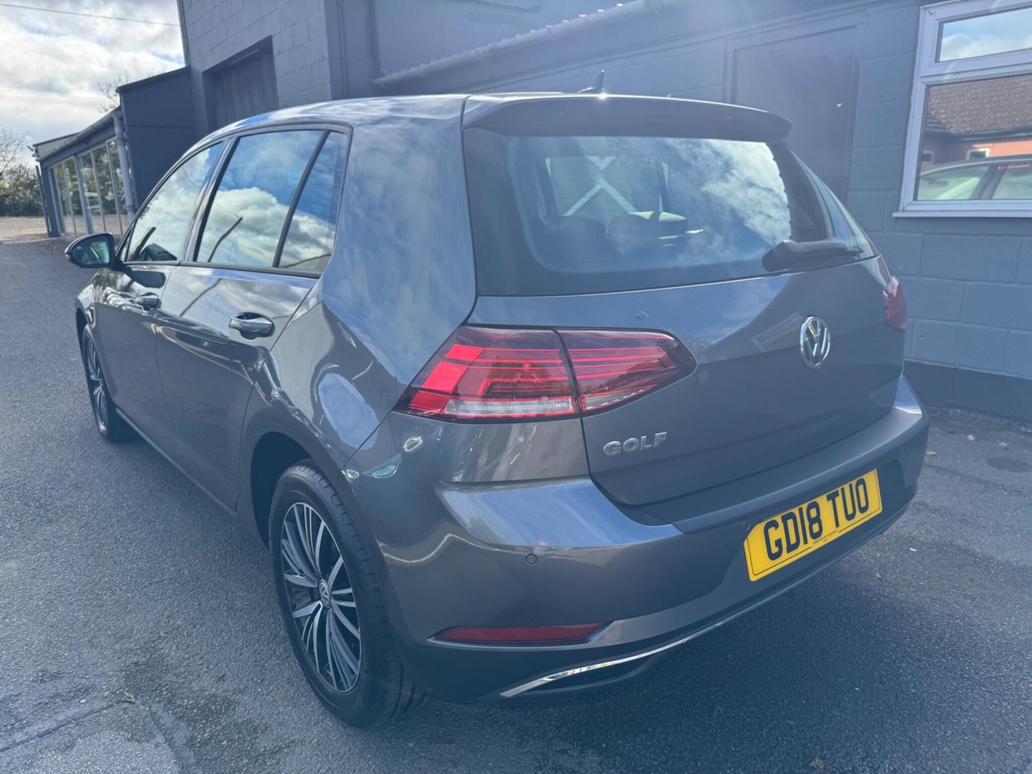 Used Volkswagen Golf 2018 for sale - 76336178: Photo 4