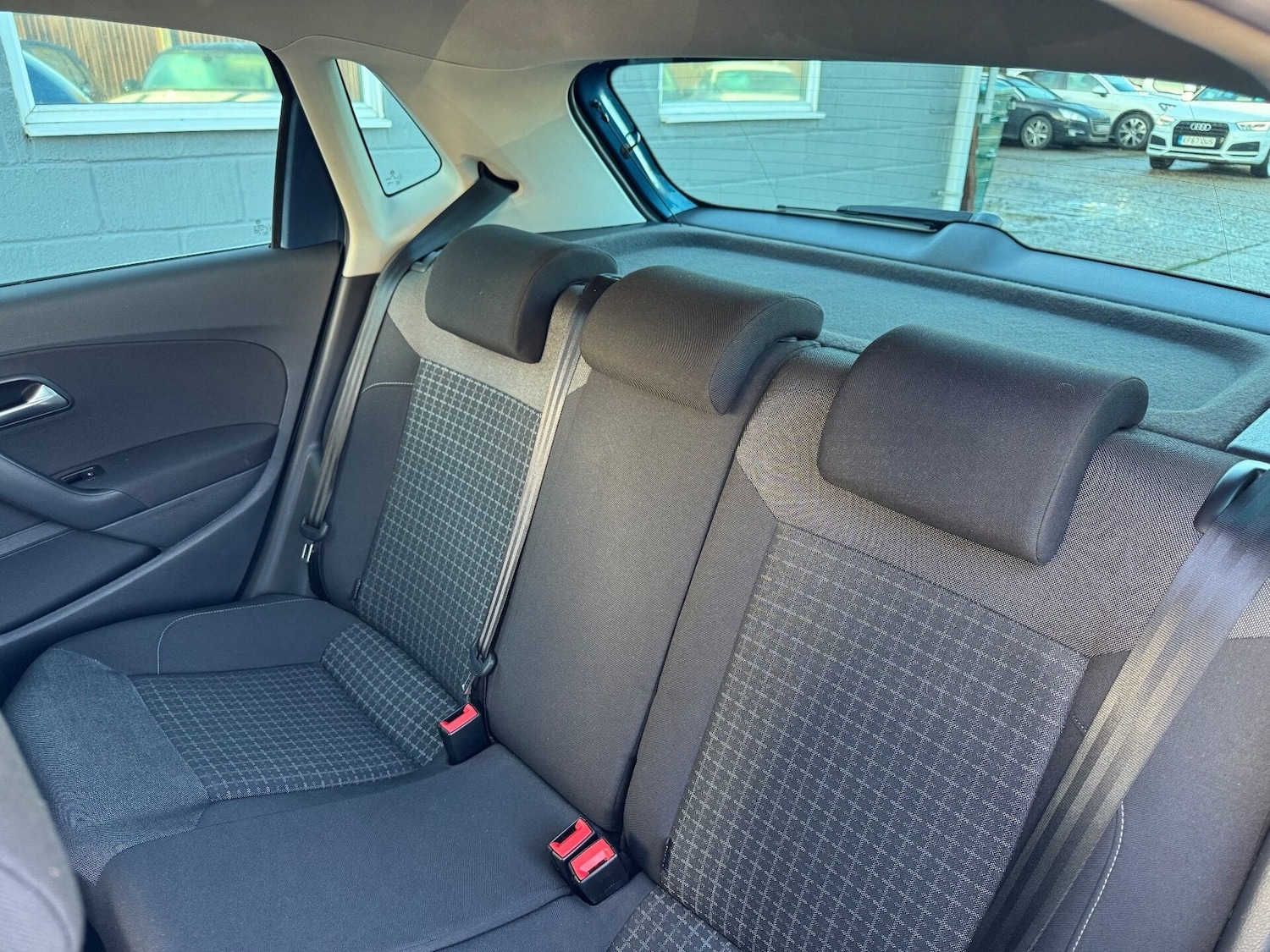 Used Volkswagen Polo 2016 for sale - 77167113: Photo 40