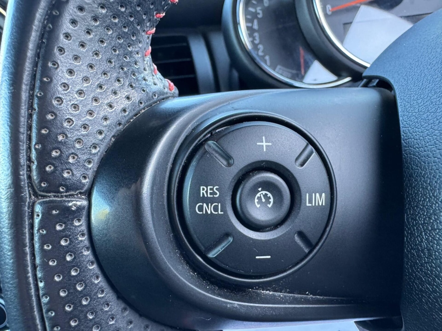 Used MINI Hatch 2018 for sale - 76576614: Photo 24